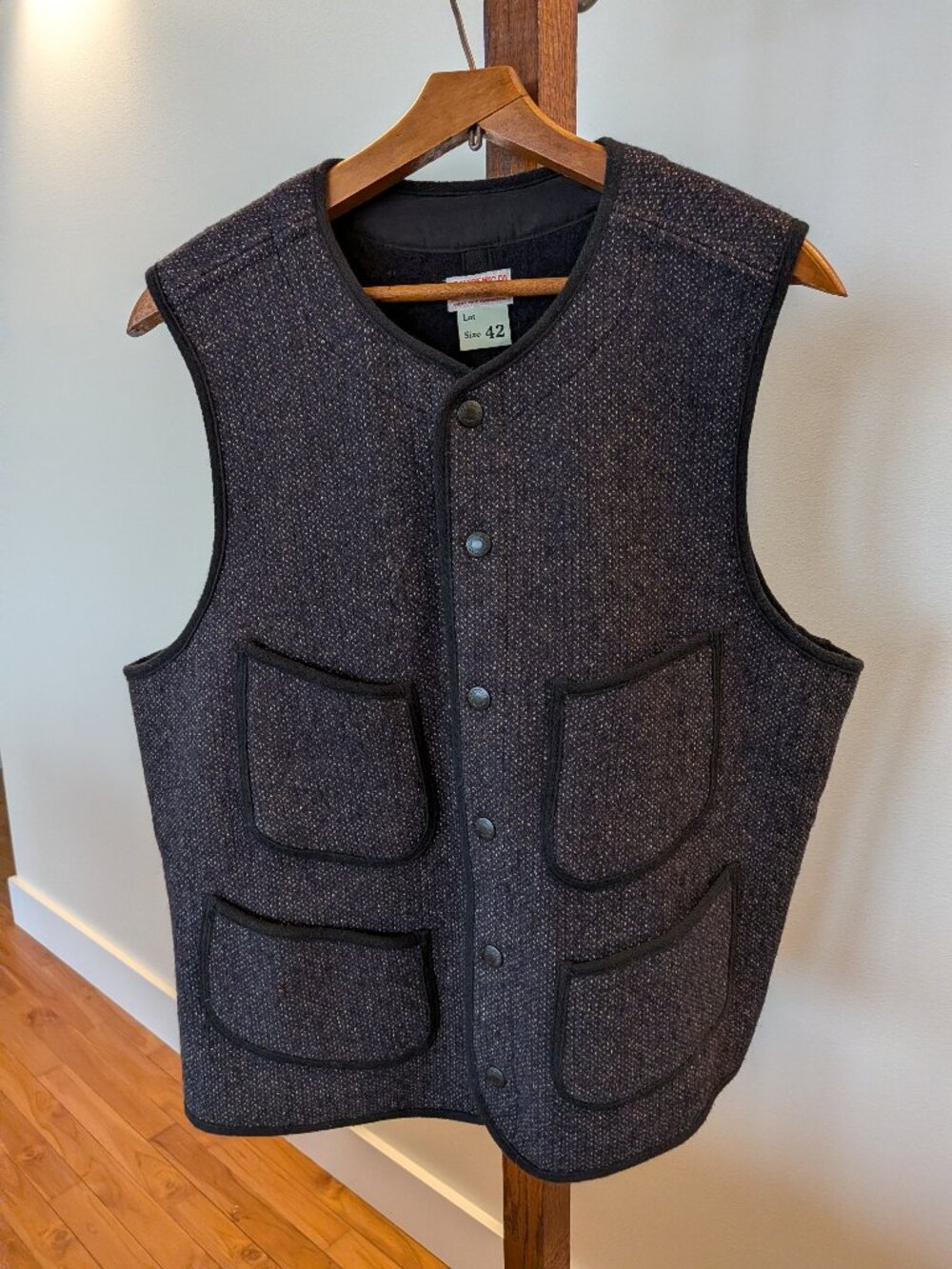 Bronson vest in beach cloth (brown's beach)